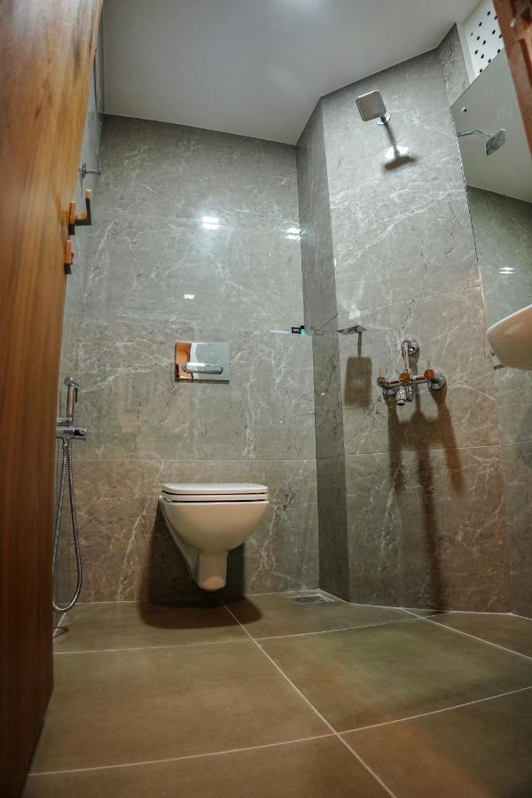 Mpsroyalsuites Perintalmanna Extérieur photo