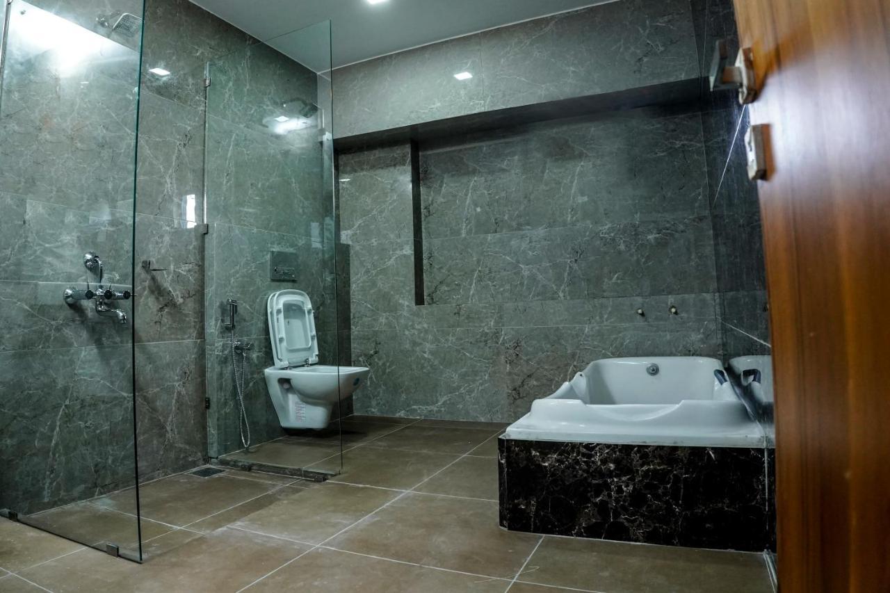 Mpsroyalsuites Perintalmanna Extérieur photo