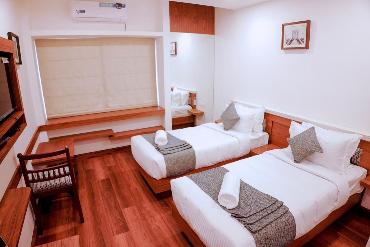 Mpsroyalsuites Perintalmanna Extérieur photo