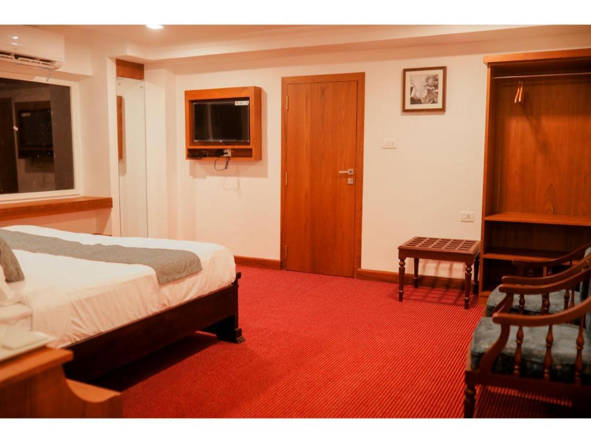 Mpsroyalsuites Perintalmanna Extérieur photo