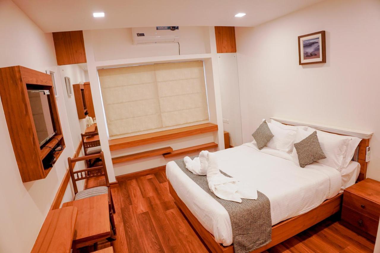 Mpsroyalsuites Perintalmanna Extérieur photo