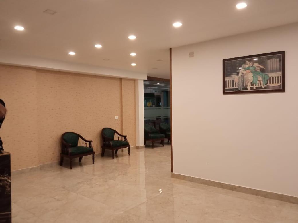 Mpsroyalsuites Perintalmanna Extérieur photo